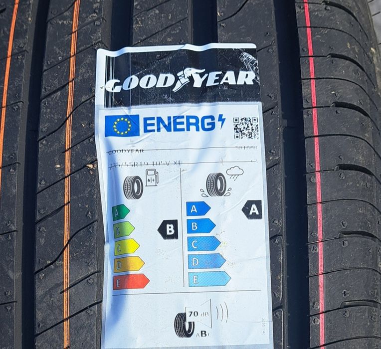 Carucior, cauciuc 23555R19