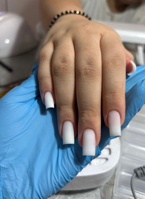 Model unghii cu gel