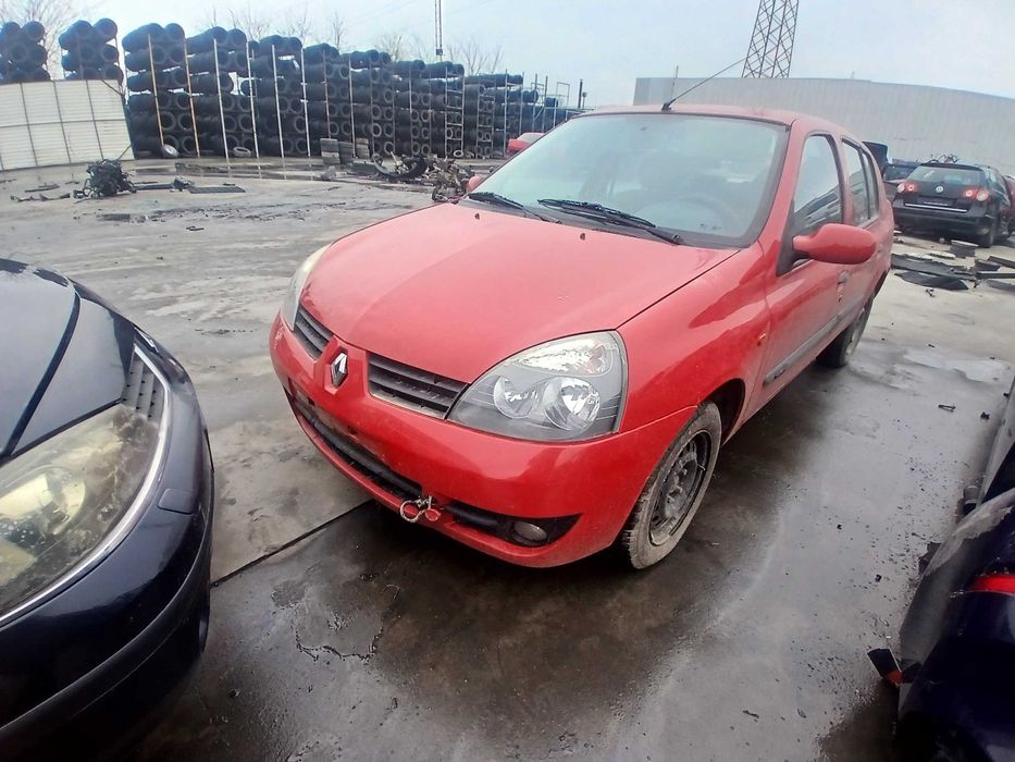 dezmembrez renault clio