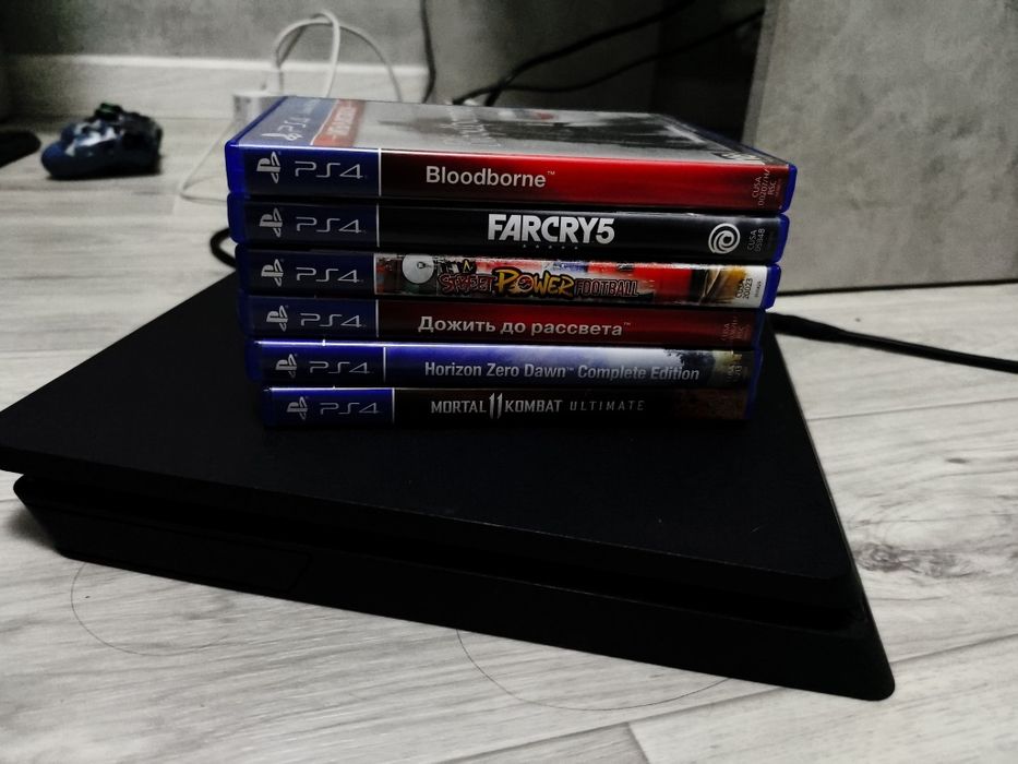 Playstation 4,с подпиской DELUXE
