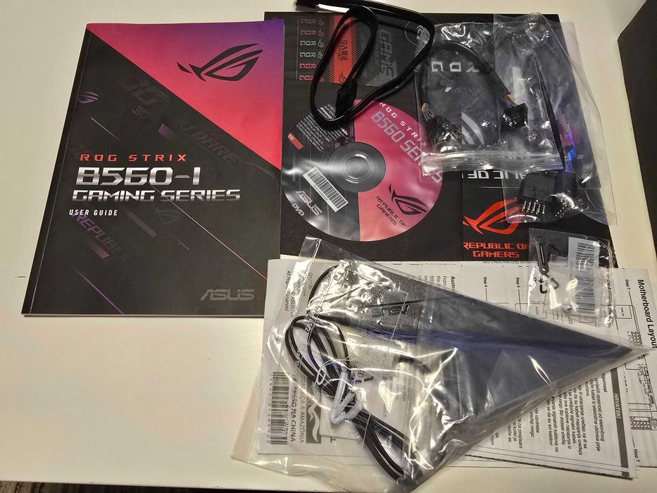 Placa de baza ASUS ROG STRIX B560-i, mini-itx
