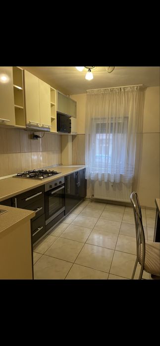 Inchiriez apartament