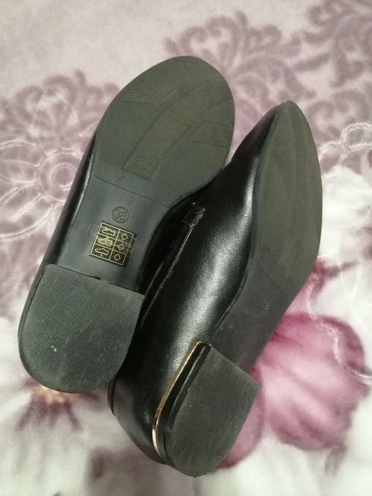 Лоферы женские 38