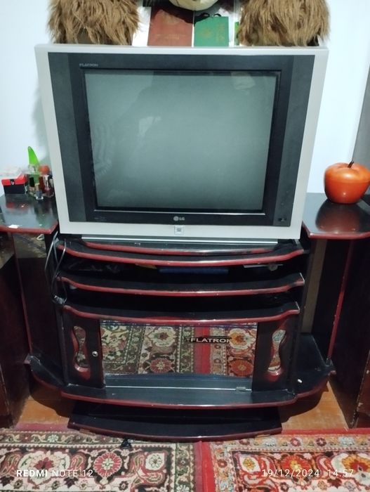 Tilivizr sotladi holati zor ayb yoq kornshi katta brendi LG