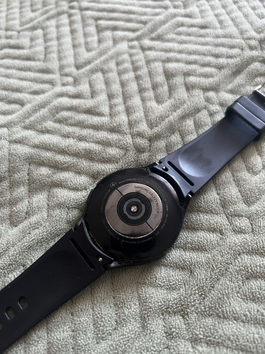 смарт часы Samsung Galaxy Watch4 Classic