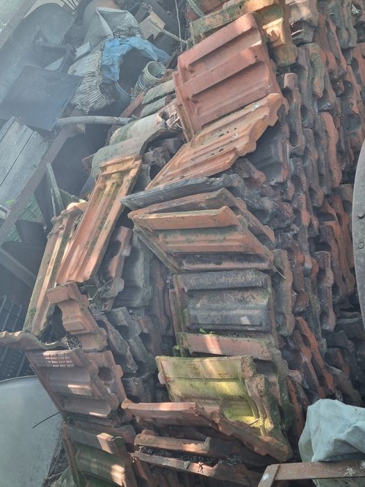 Продавам стари керемиди