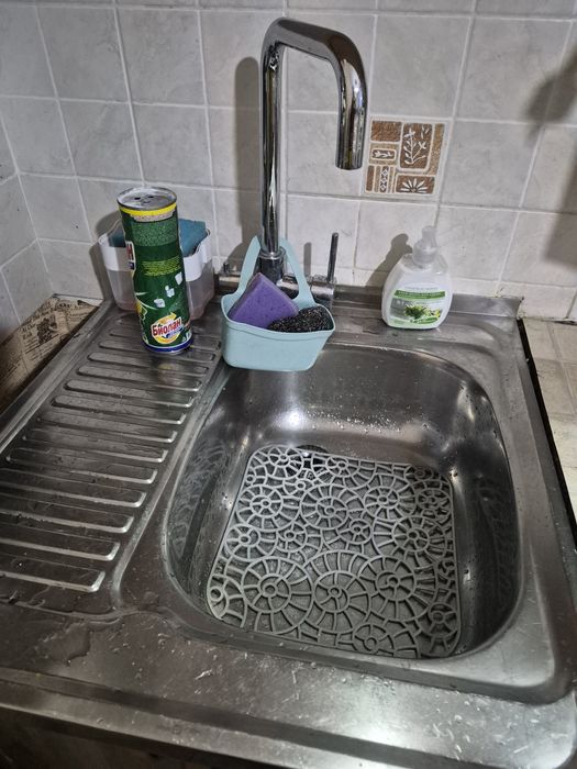 Раковина со смесителем