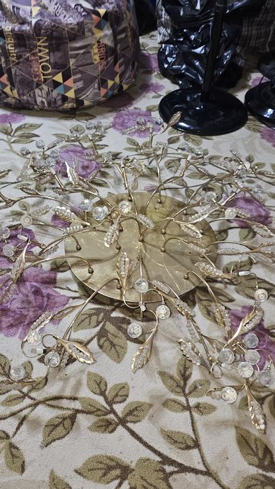 Продам люстру БУ