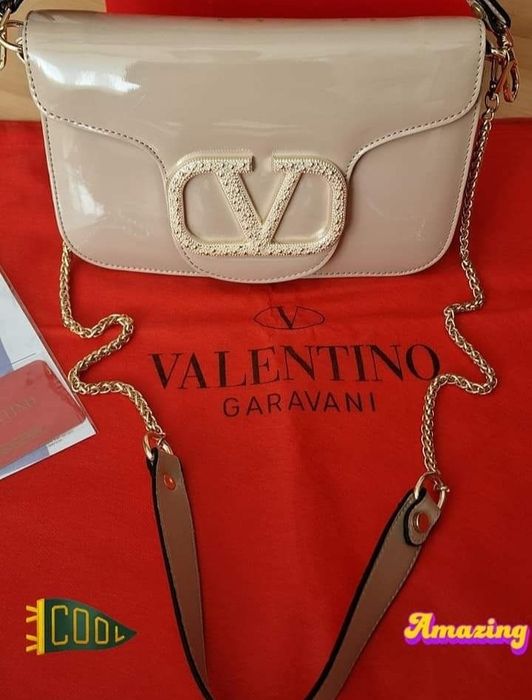 Geanta nude Valentino, logo metalic, saculet, etichetă