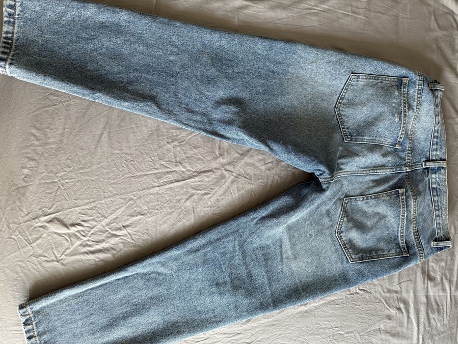 Blugi Zara marimea 42 dar sunt un 40 albastri albastru rupti prespalat