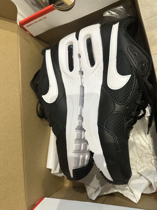 маратонки nike 38