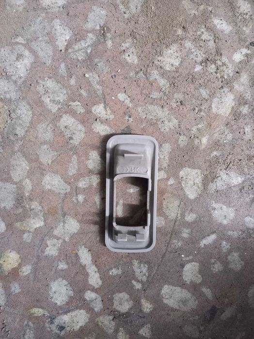 Кнопка люка с ободком ,паджеро 4