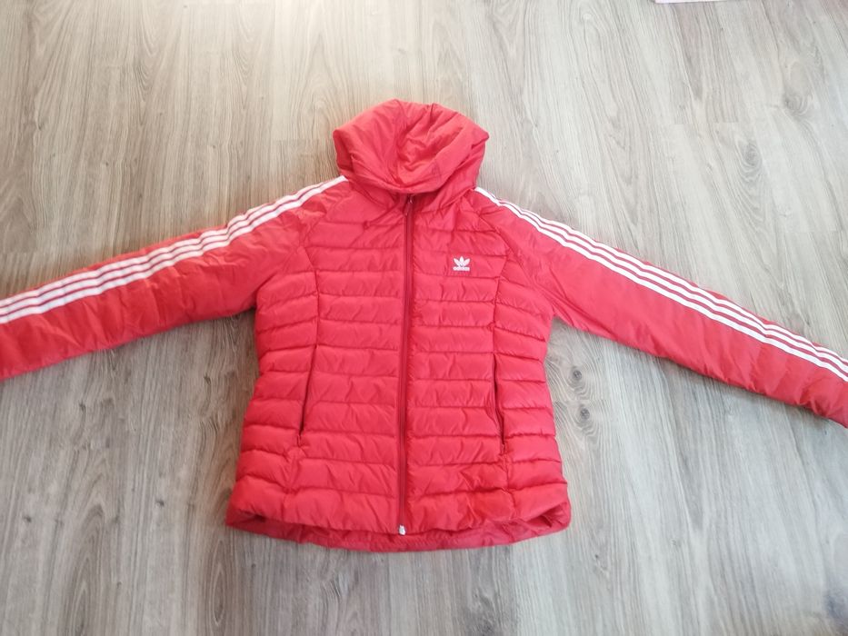 Продавам преходно яке Adidas