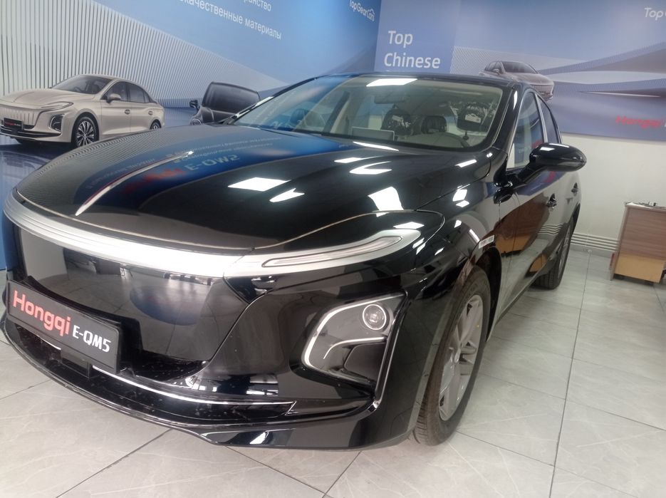 Hongqi E-QM5 электромобиль