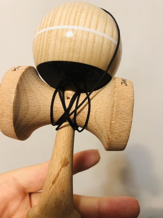 kendama din lemn