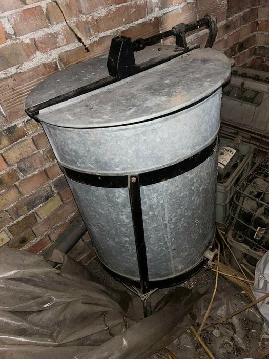 Центрофуга за мед,кошери и рамки.