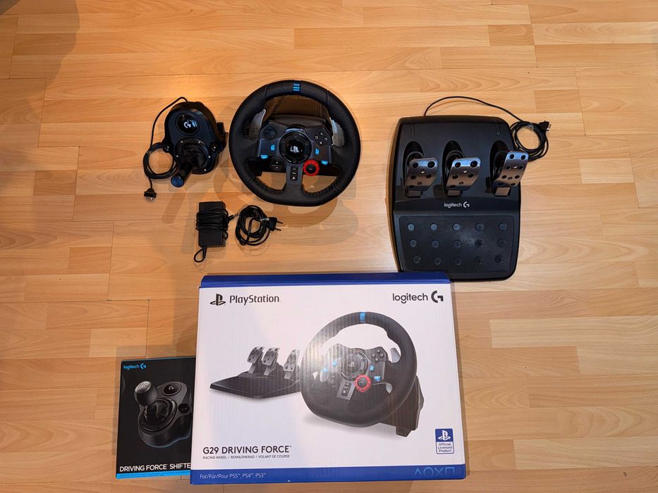 Vând volan Logitech G29 + schimbător de viteze