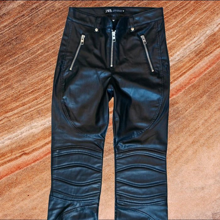 Pantalon imitație de piele ZARA, măsura XS