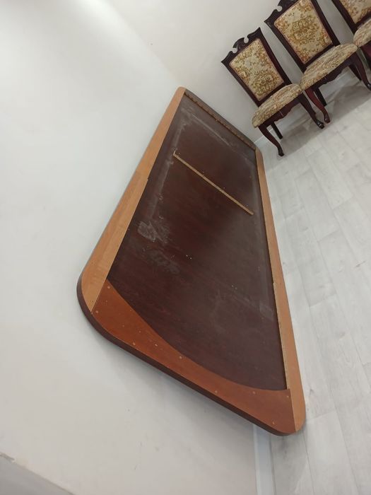 Столы и стулья 12 штук