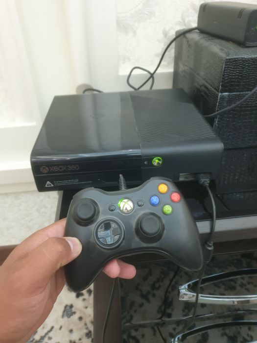 Xbox 360 Elite Zlom qilingan 46 uyini bor