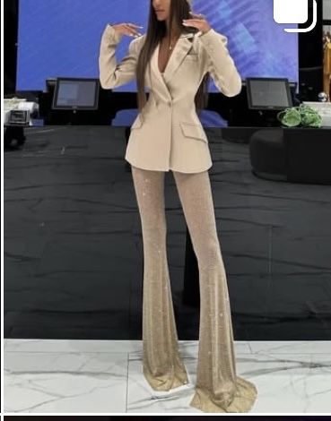 Продам Костюм вечерний