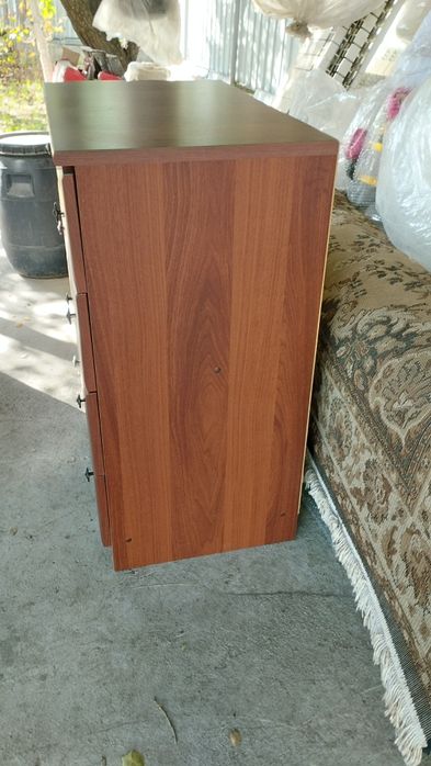 Продам комод для вещей.