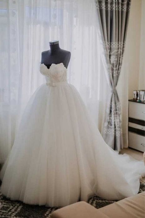 Rochie mireasa model stil printesa creatie Adelina Boie