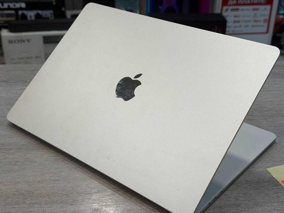 MacBook Air 15” M4 – 16GB RAM / 512GB SSD
