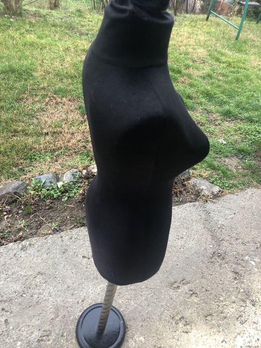 Манекен за дамски дрехи