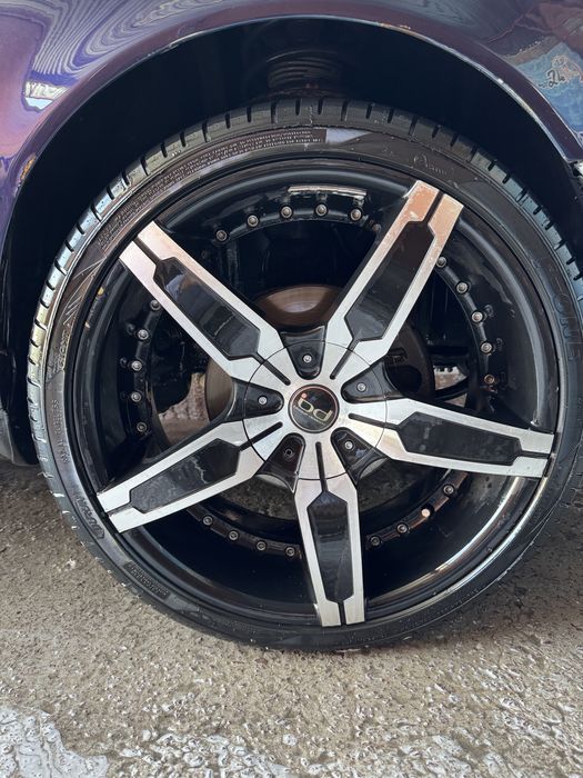 Диска с шинами 245/35/R20