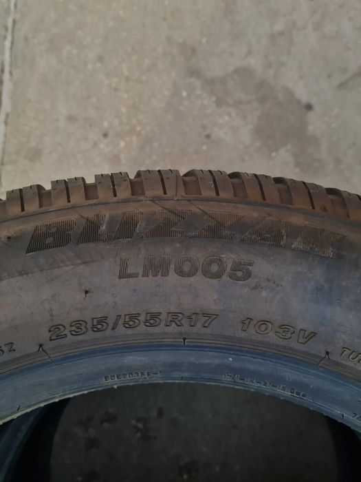 Зимни гуми 2 броя BRIDGESTONE Blizzak LM005 235 55 R17 дот 2722