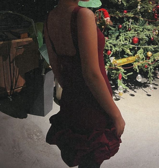 Продам платье бордовое