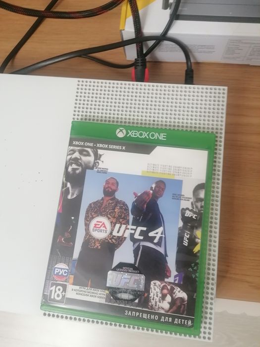 Продам игровую приставку