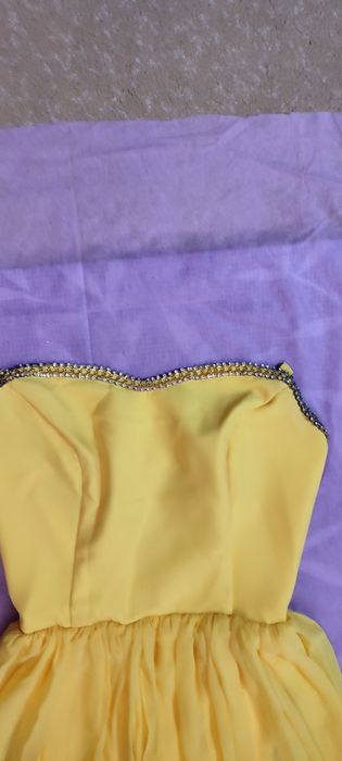 Нарядное платье ярко жёлтого цвета размер 44-46
