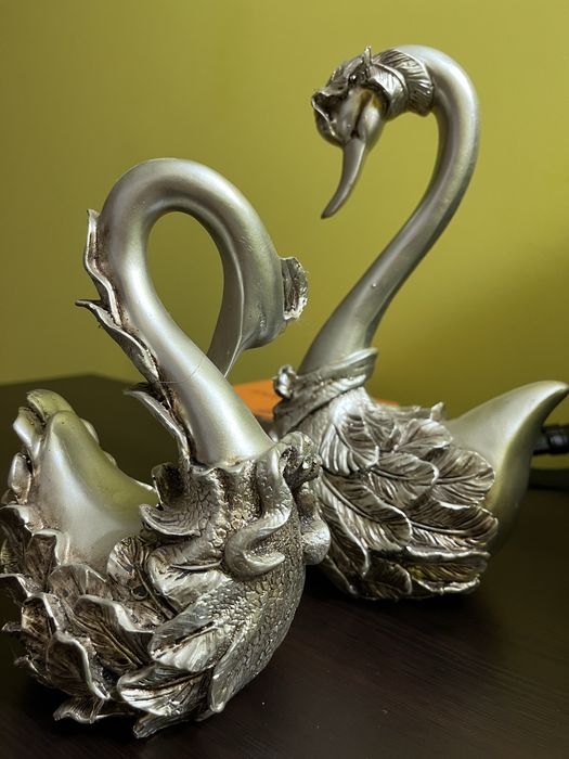 Декоративни лебеди