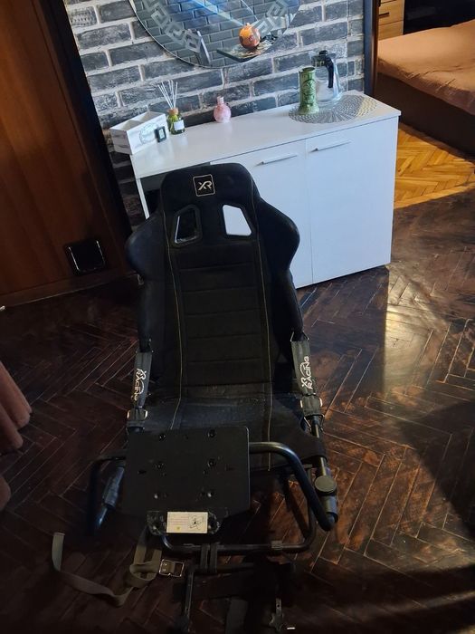 Стол за геймърски волан