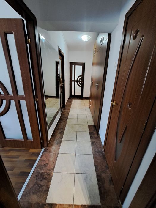 Stefan cel Mare, inchiriez ap 3  camere decomandat+terasa +loc parcare