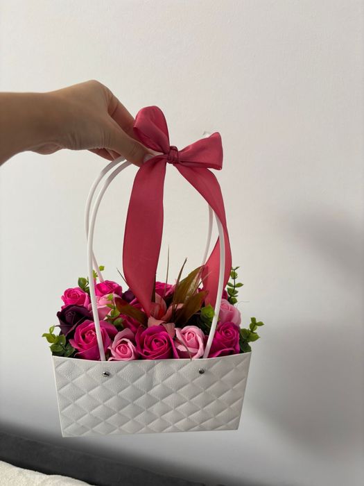 Buchete din trandafiri de sapun si aranjamente florale!