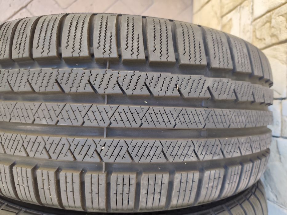 Зимни гуми Continental 245/45/17 Momo 245/45R17