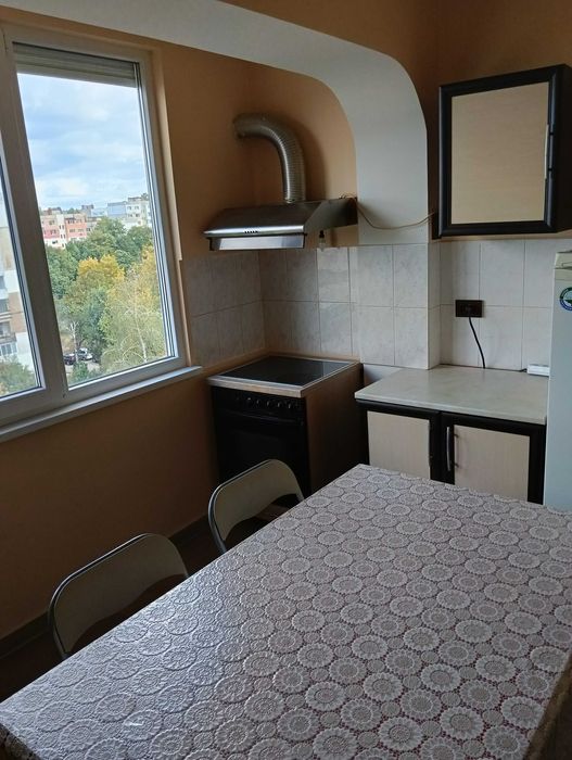 Дава се под наем Едностаен апартамент в Враца, Център - 41 кв.м за 229.5 € - Снимка #1