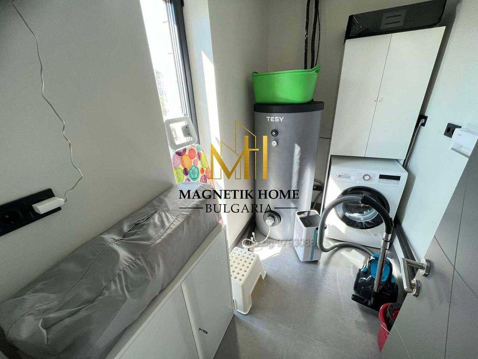 Великолепна къща с 3 спални, 4 бани, 2 паркоместа  в ж.к. Крайморие