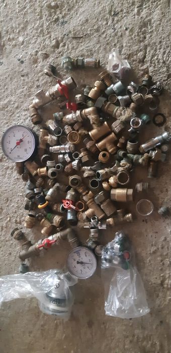 Piese pentru  instalații  sanitare