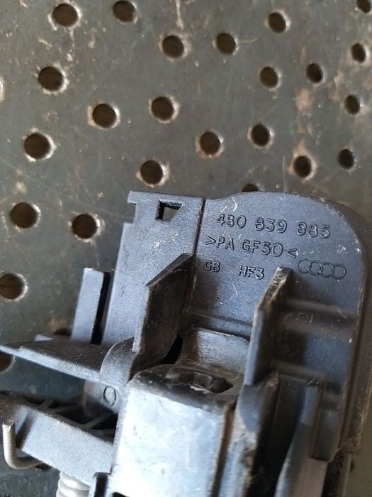 Maner usa dreapta spate audi a3 8p 4b0839885