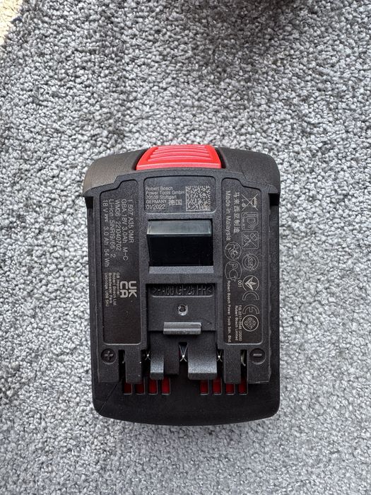 Polizor unghiular Bosch 18V-8, cu acumulator