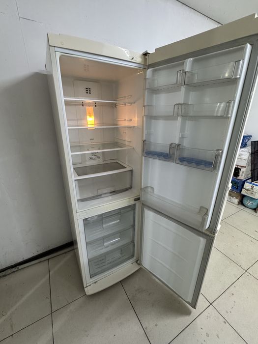 Продается холодильник LG