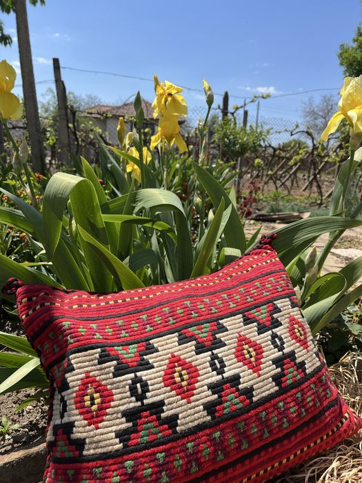 Ръчно тъкан китеник с възлагвница