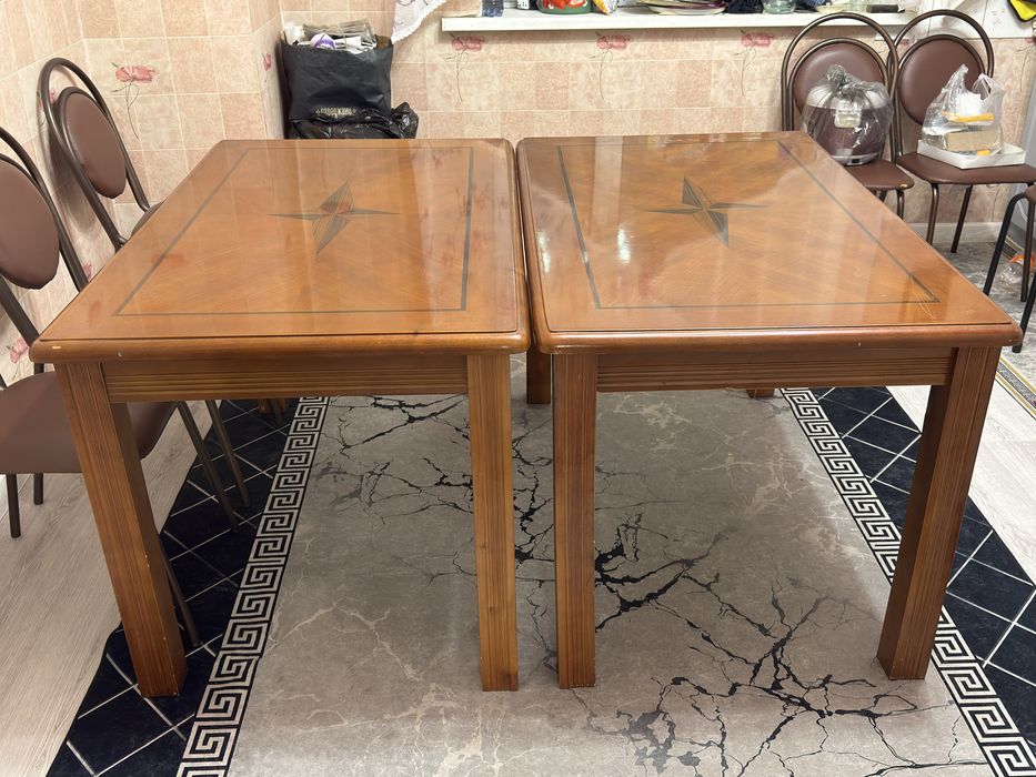 Два стола со стульями