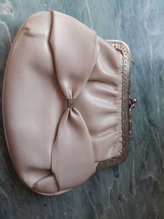 Продавам дамска чанта