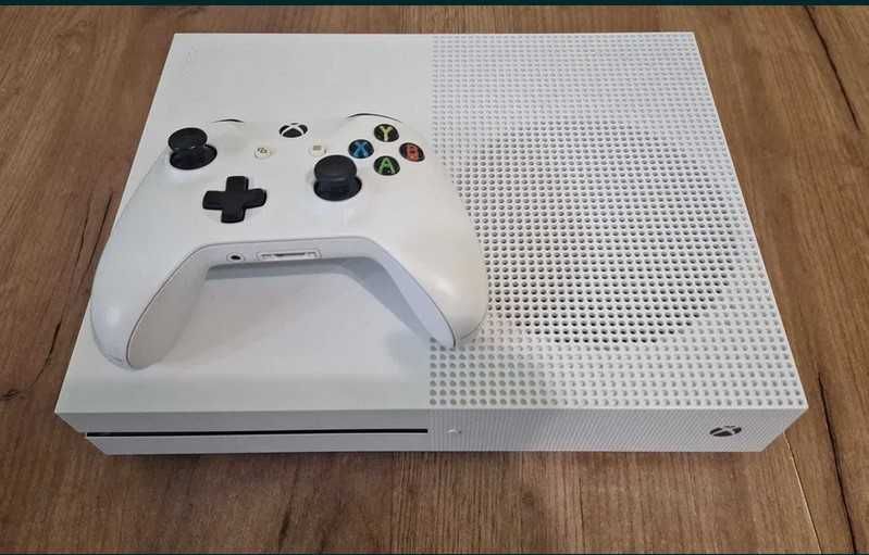 XBOX ONE S cu 1 maneta