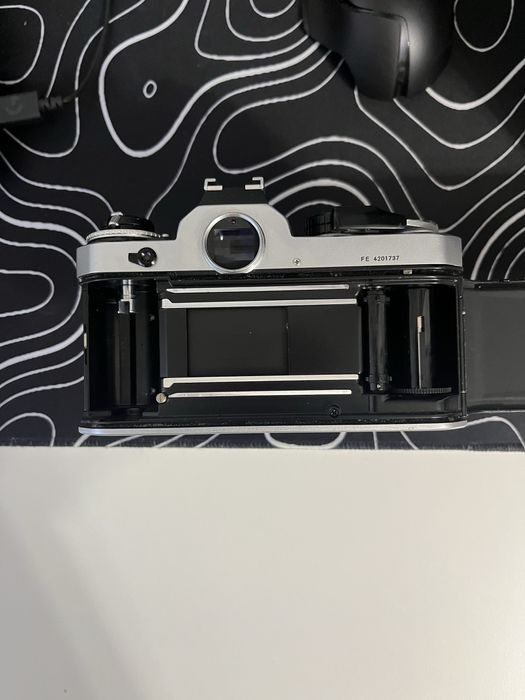 Nikon FE cu Nikkor 28mm f2.8